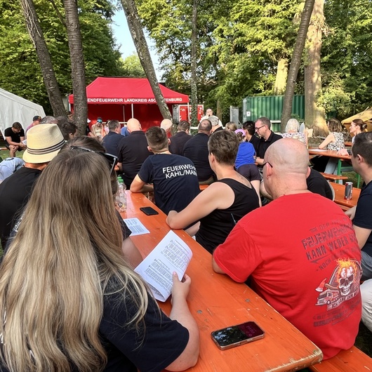Zeltlager der Jugendfeuerwehr Ldkr. Aschaffenburg - Lagergottesdienst Zeltlager der Jugendfeuerwehr Ldkr. Aschaffenburg - Lagergottesdienst
