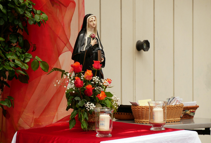 Ritafigur mit Ritarosen